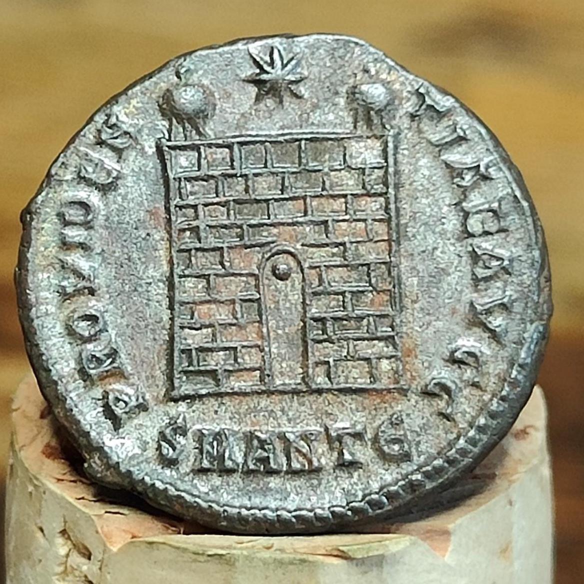 Constantine the great Roman coin with camp gate reverse, 306 to 3337AD, ancient nummus AE3