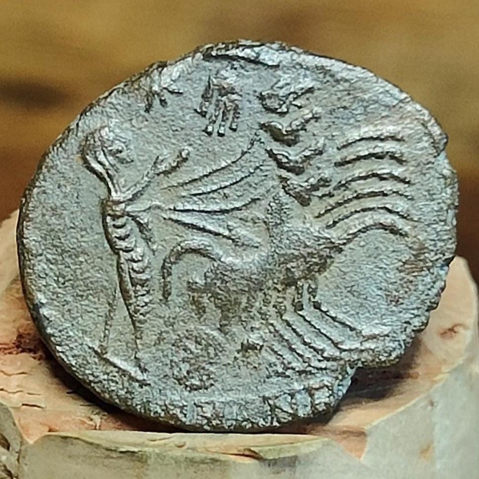 Divus Constantine coin with Chariot reverse, 306-337AD ancient roman Nummus