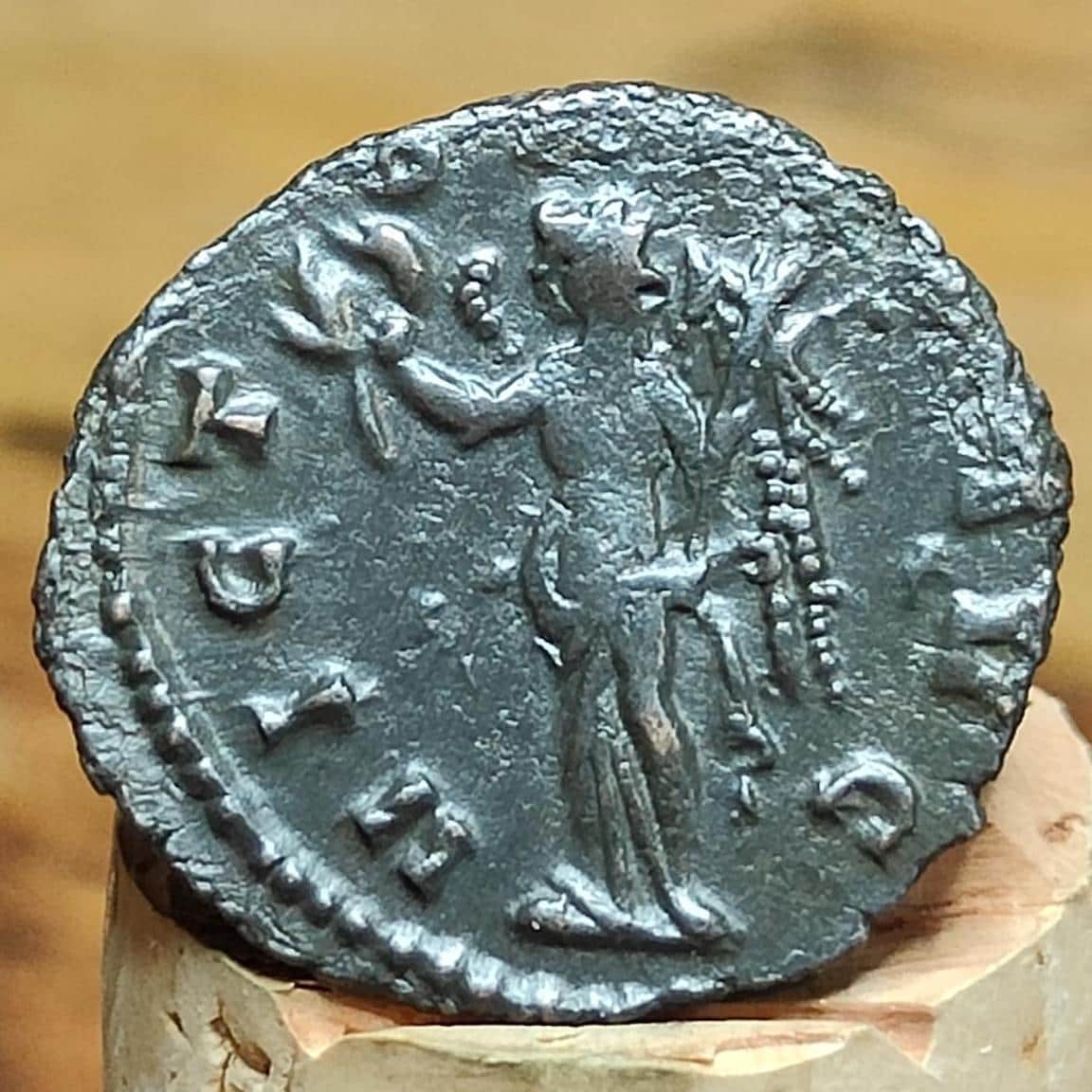 Claudius II Antoninianus, Victory reverse, 268-270AD, ancient Roman coin