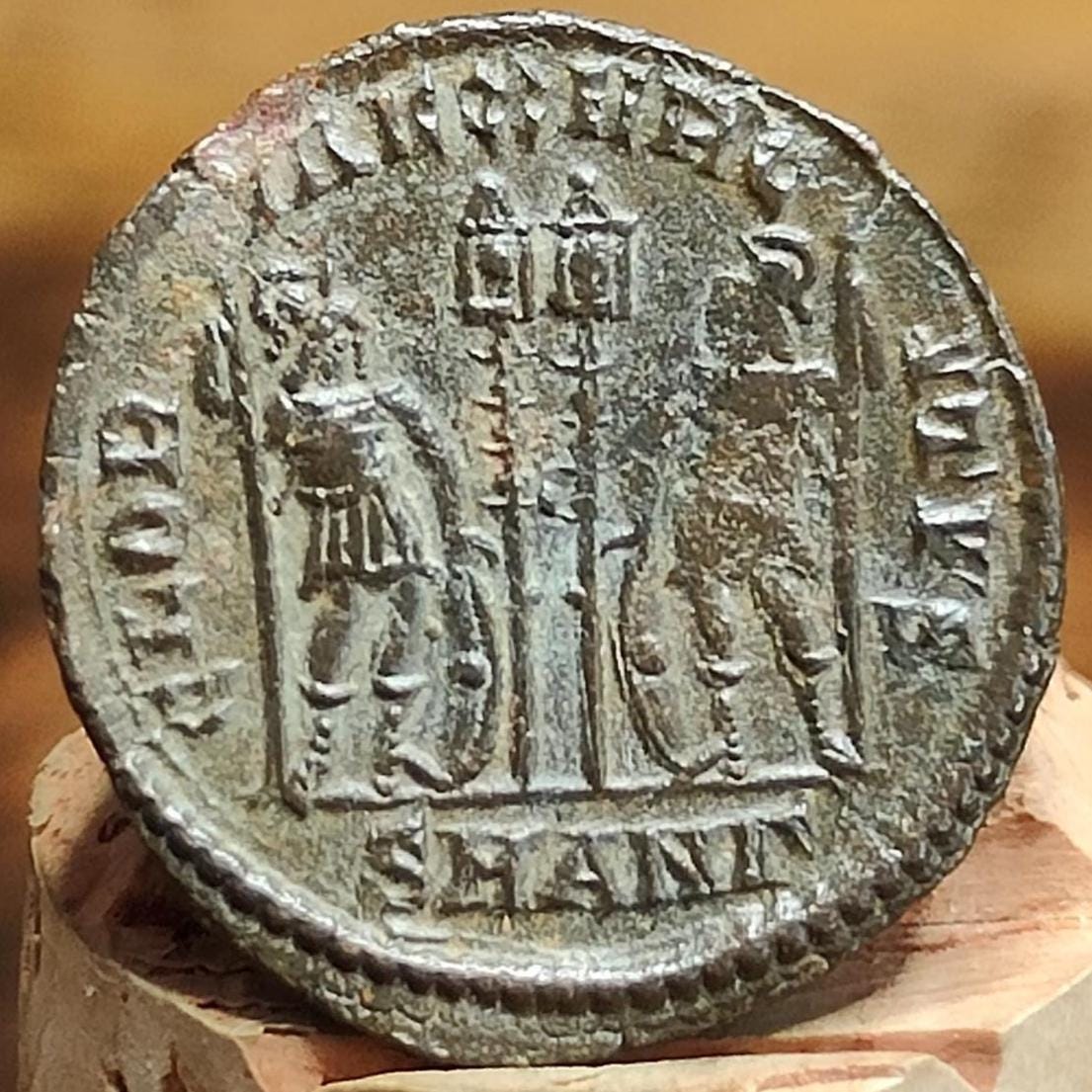 Constantine the great Roman coin with soldiers reverse, 306-337AD, ancient nummus AE3