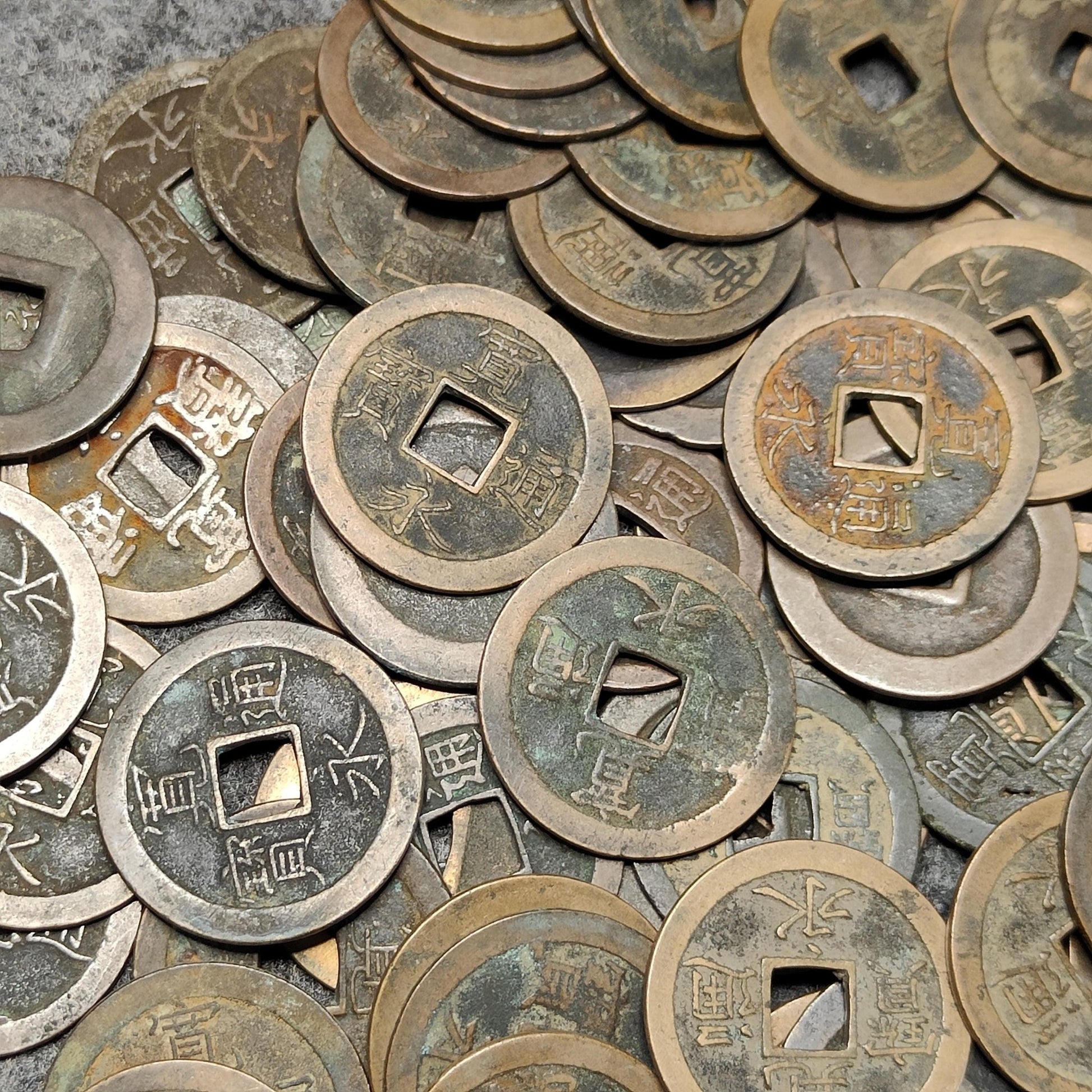 Japanese Samurai Coins from the Edo period, Authentic Kanei Tsūhō coin, Random pick - VPUKcoins