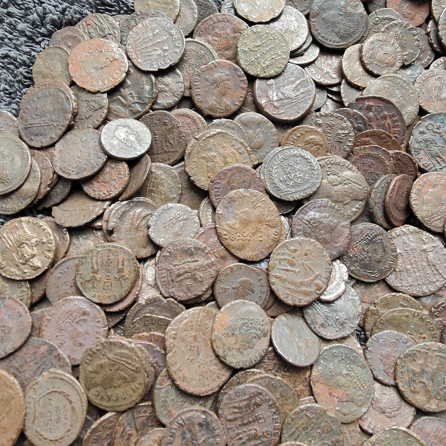 Lots of Roman coins available in Bulk, ancient Nummus from the Constantine era - VPUKcoins