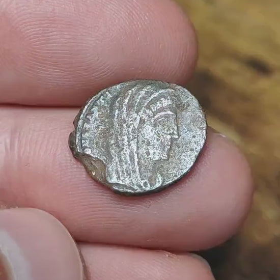 Divus Constantine coin with Chariot reverse, high grade ancient roman Nummus