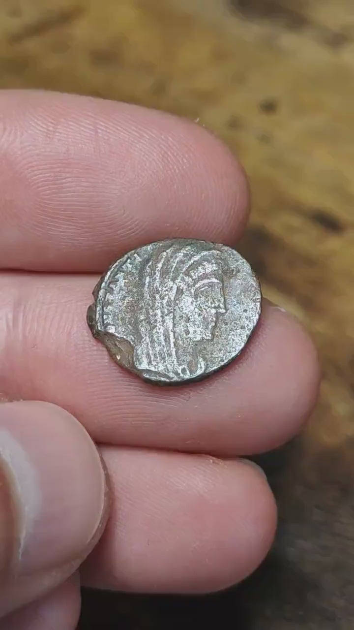 Divus Constantine coin with Chariot reverse, high grade ancient roman Nummus