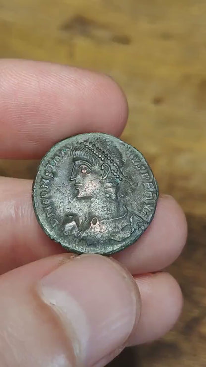 Constantius II Centenionalis with captives reverse, high grade ancient Roman coin