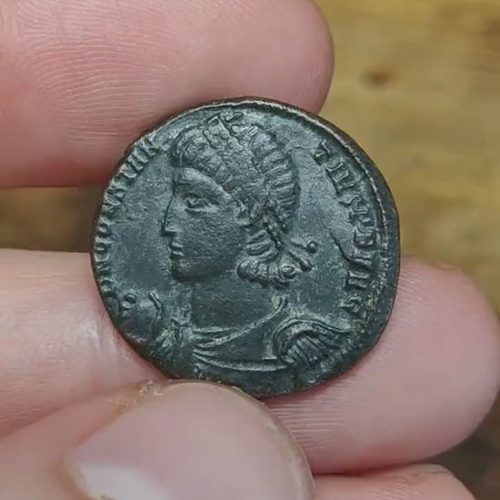 Constantius II Centenionalis with captives reverse, high grade ancient Roman coin