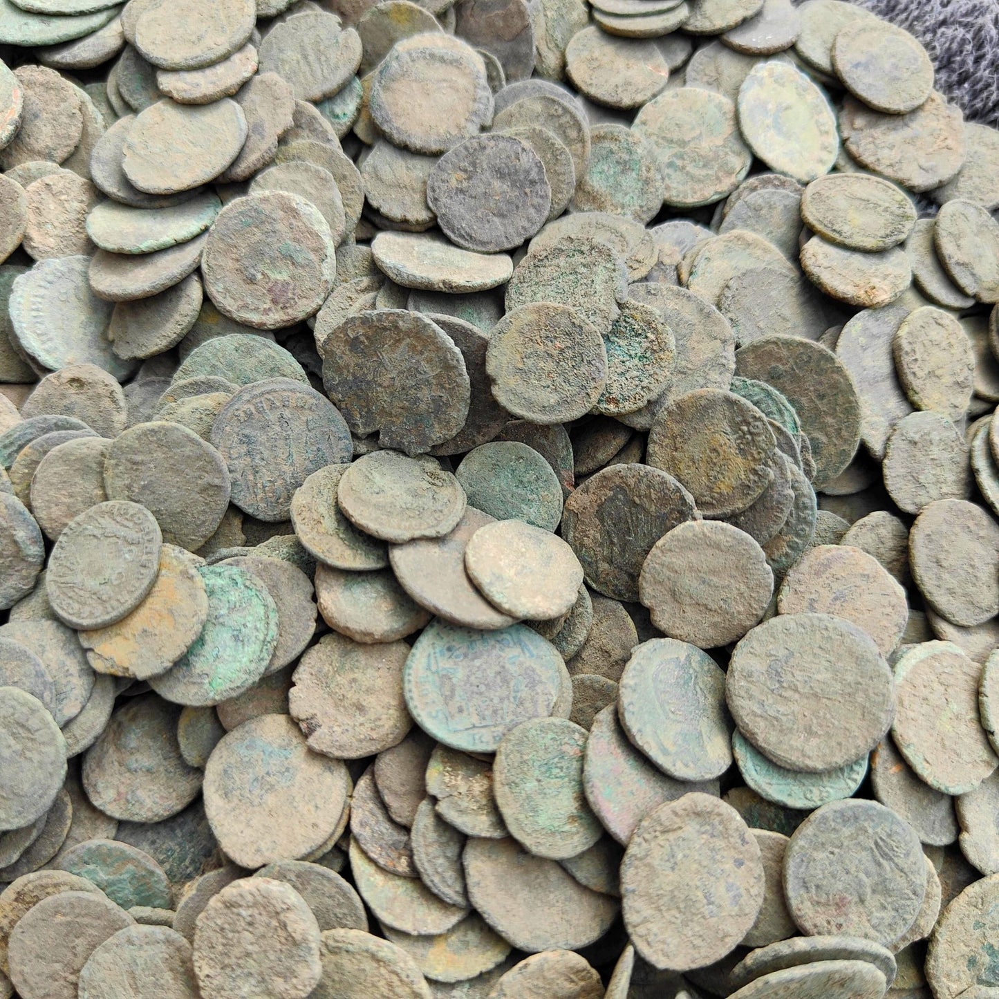 Quality uncleaned Roman coins, ancient Nummus for restoration - VPUKcoins
