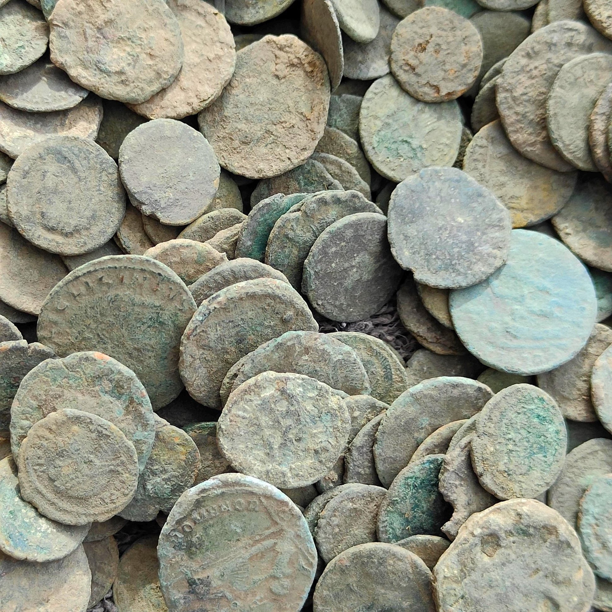 Quality uncleaned Roman coins, ancient Nummus for restoration - VPUKcoins