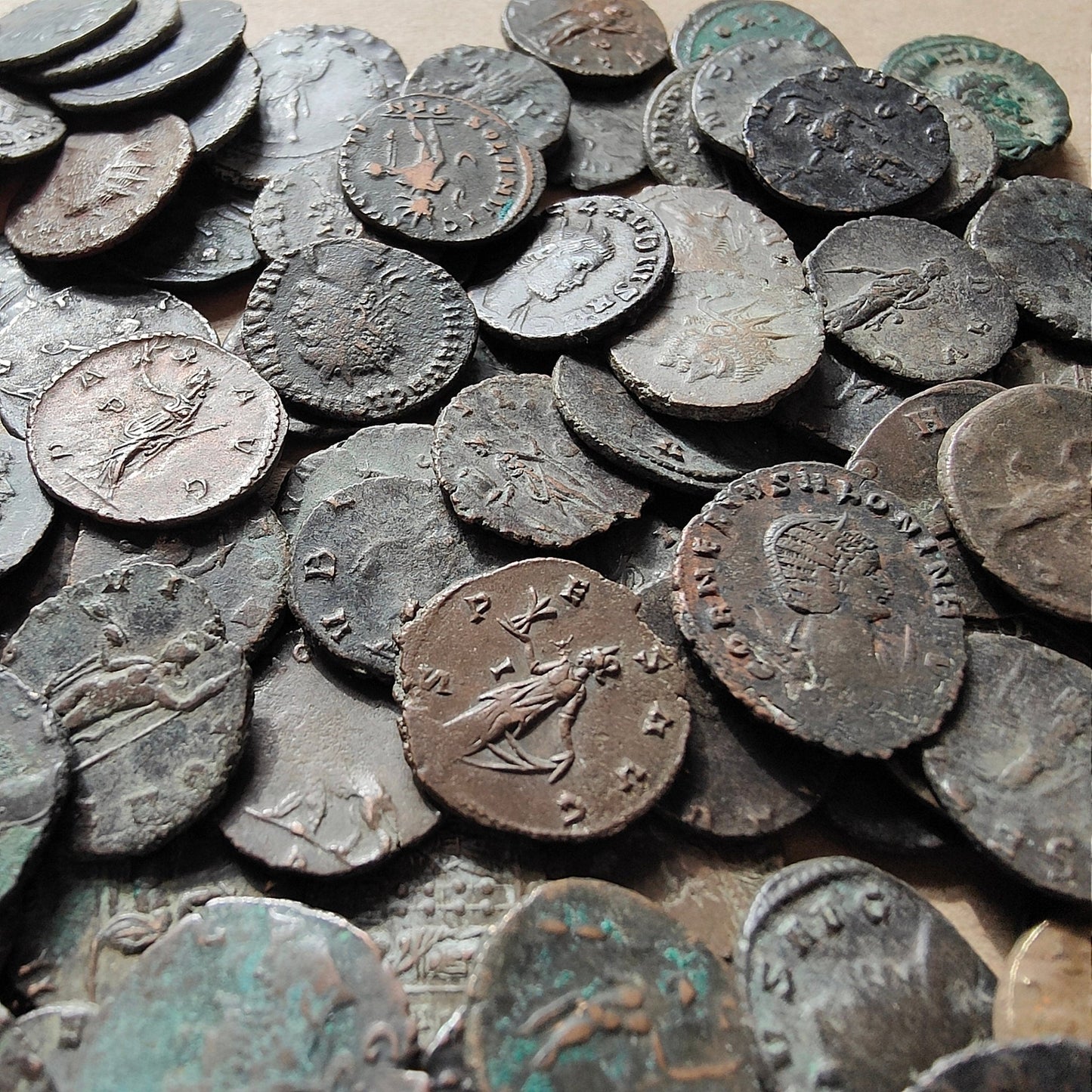 Roman coins, 3th century ancient Antoninianus and Nummus - VPUKcoins